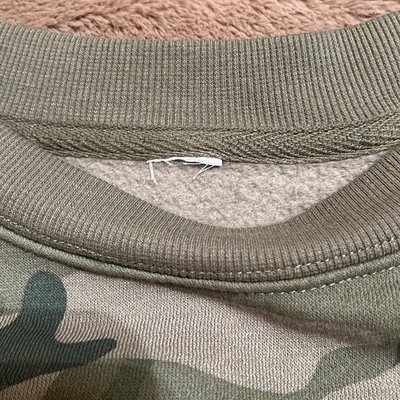 Old Navy Green Camo Sweatshirt - Picture 5 of 7